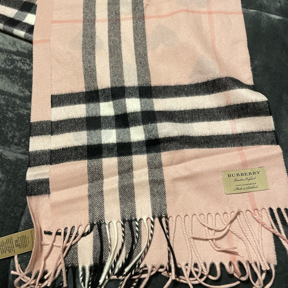 100% Cashmere Burberry Scarf
